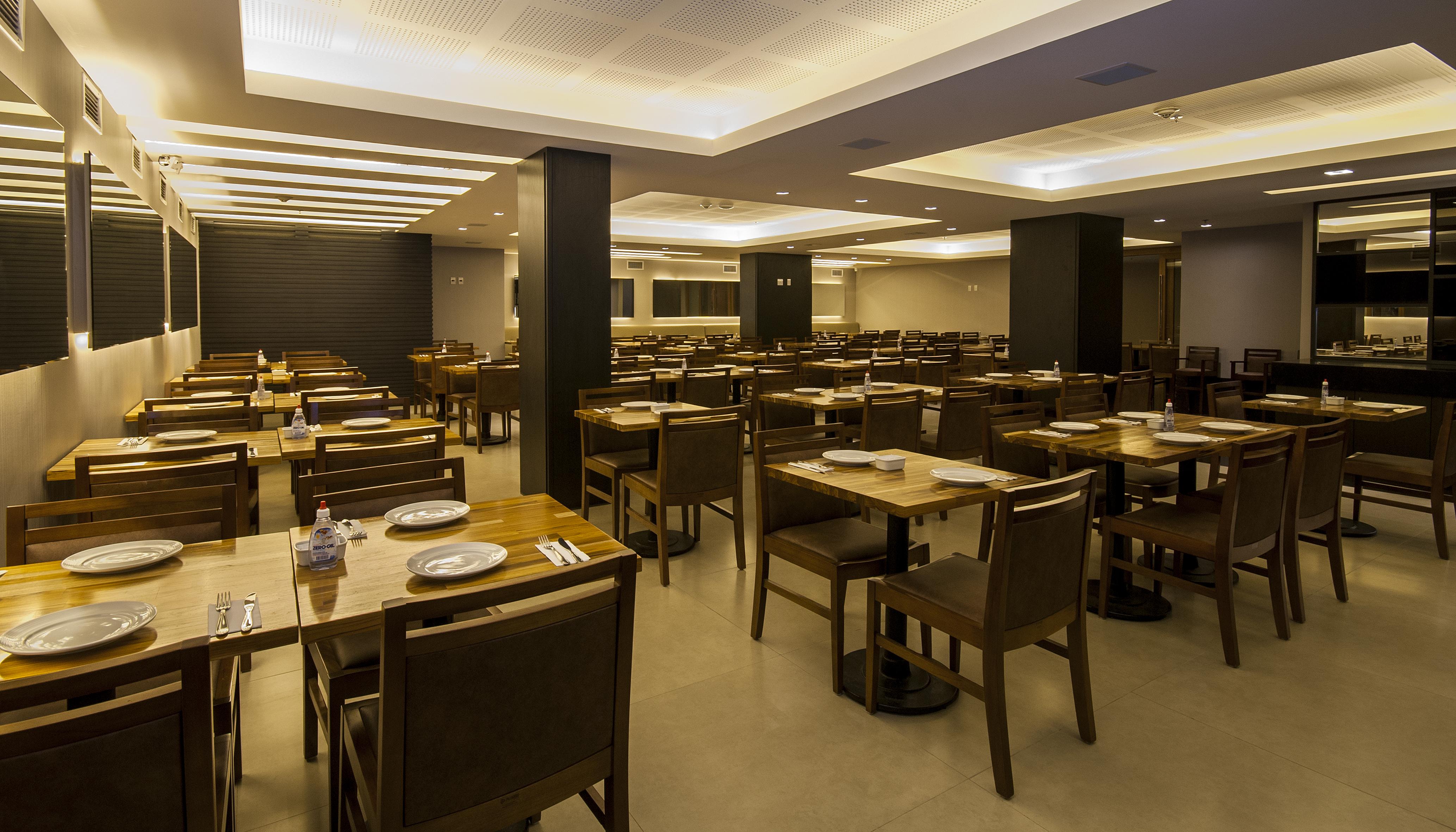Americas Granada Hotel